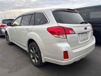 2014 Subaru Outback - Thumbnail