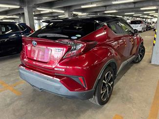 2018 Toyota C-HR - Thumbnail