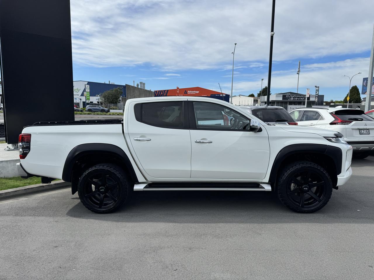 2022 Mitsubishi TRITON