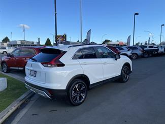 2024 Mitsubishi Eclipse Cross - Thumbnail