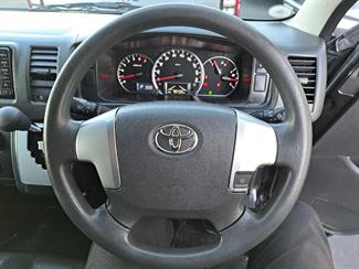2018 Toyota Hiace - Thumbnail