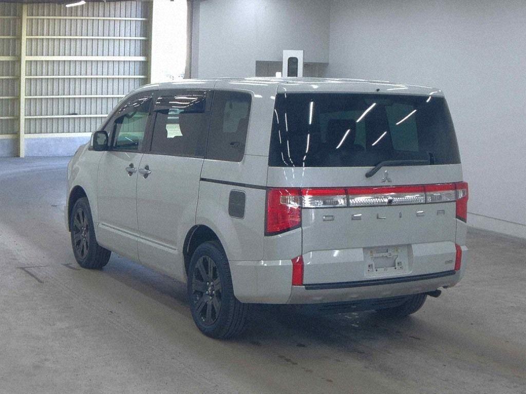 2019 Mitsubishi DELICA D:5