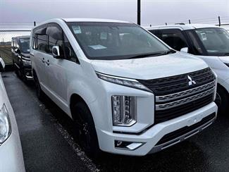 2019 Mitsubishi DELICA D:5 - Thumbnail