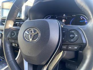 2019 Toyota RAV4 - Thumbnail