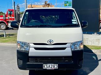 2017 Toyota Hiace - Thumbnail