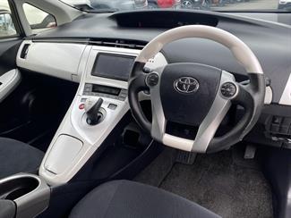 2012 Toyota Prius - Thumbnail