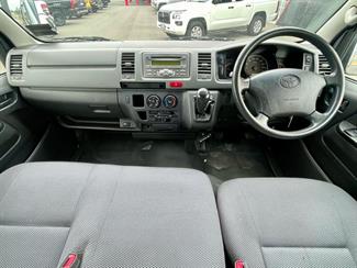 2006 Toyota Hiace - Thumbnail