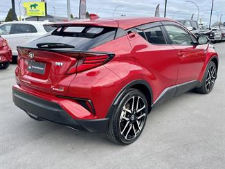 2020 Toyota C-HR - Thumbnail