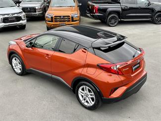 2019 Toyota C-HR - Thumbnail