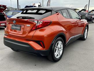 2019 Toyota C-HR - Thumbnail