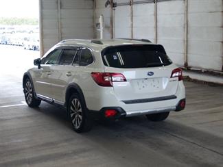 2015 Subaru Outback - Thumbnail