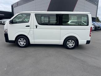 2017 Toyota Hiace - Thumbnail